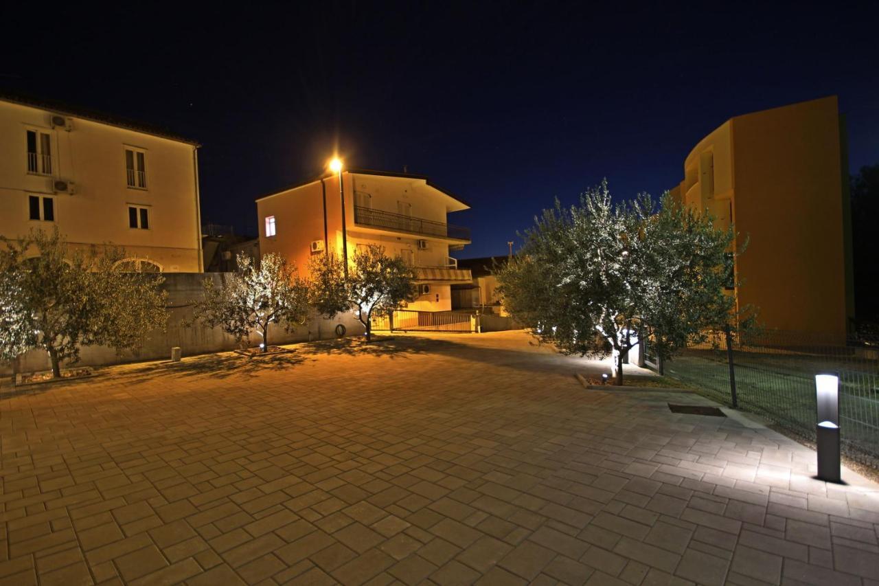 Apartmani Bozena Makarska Zewnętrze zdjęcie