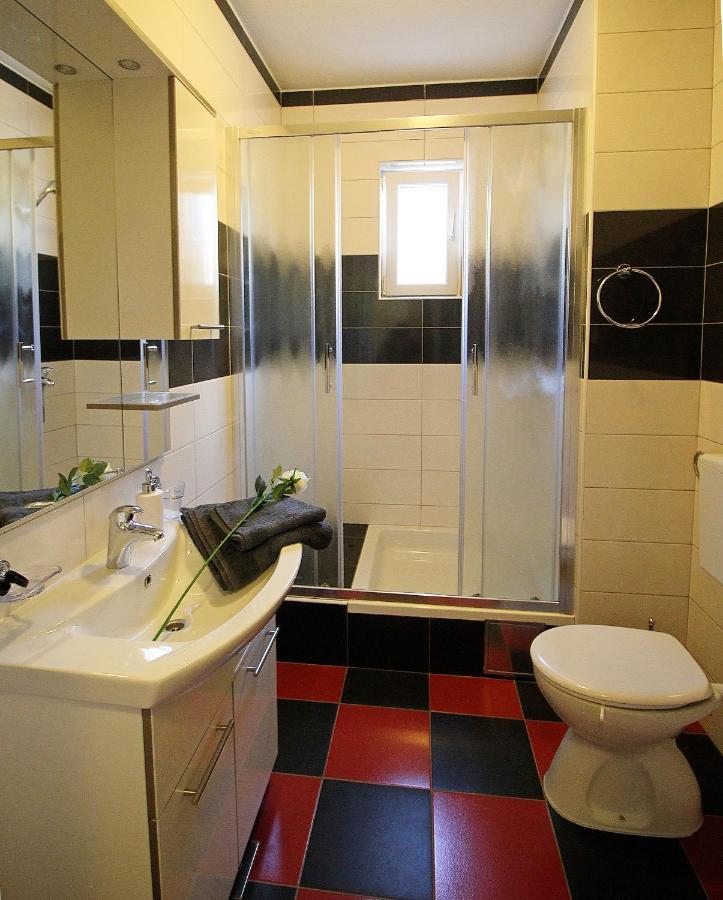 Apartmani Bozena Makarska Zewnętrze zdjęcie