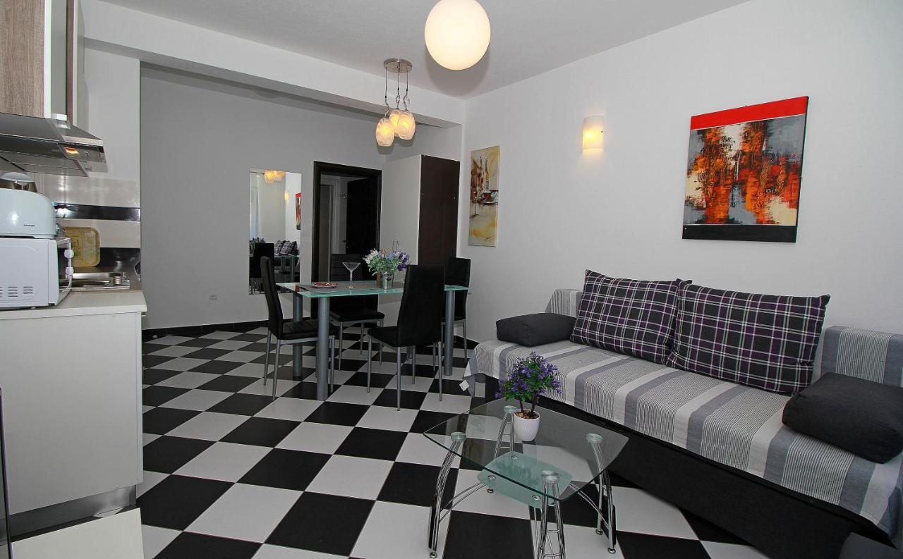 Apartmani Bozena Makarska Zewnętrze zdjęcie