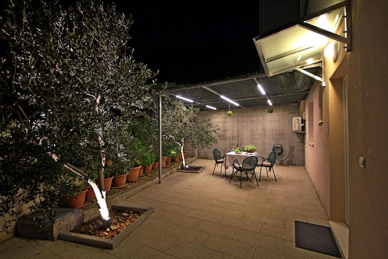 Apartmani Bozena Makarska Zewnętrze zdjęcie
