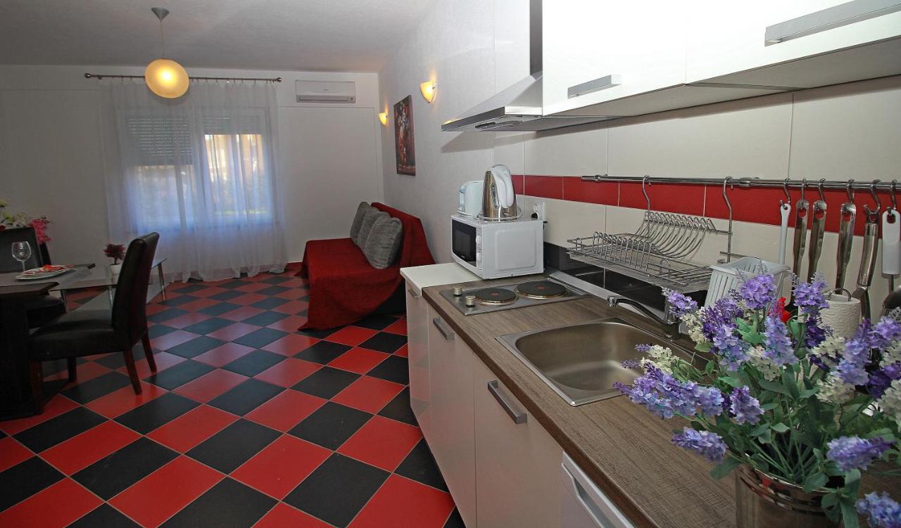 Apartmani Bozena Makarska Zewnętrze zdjęcie