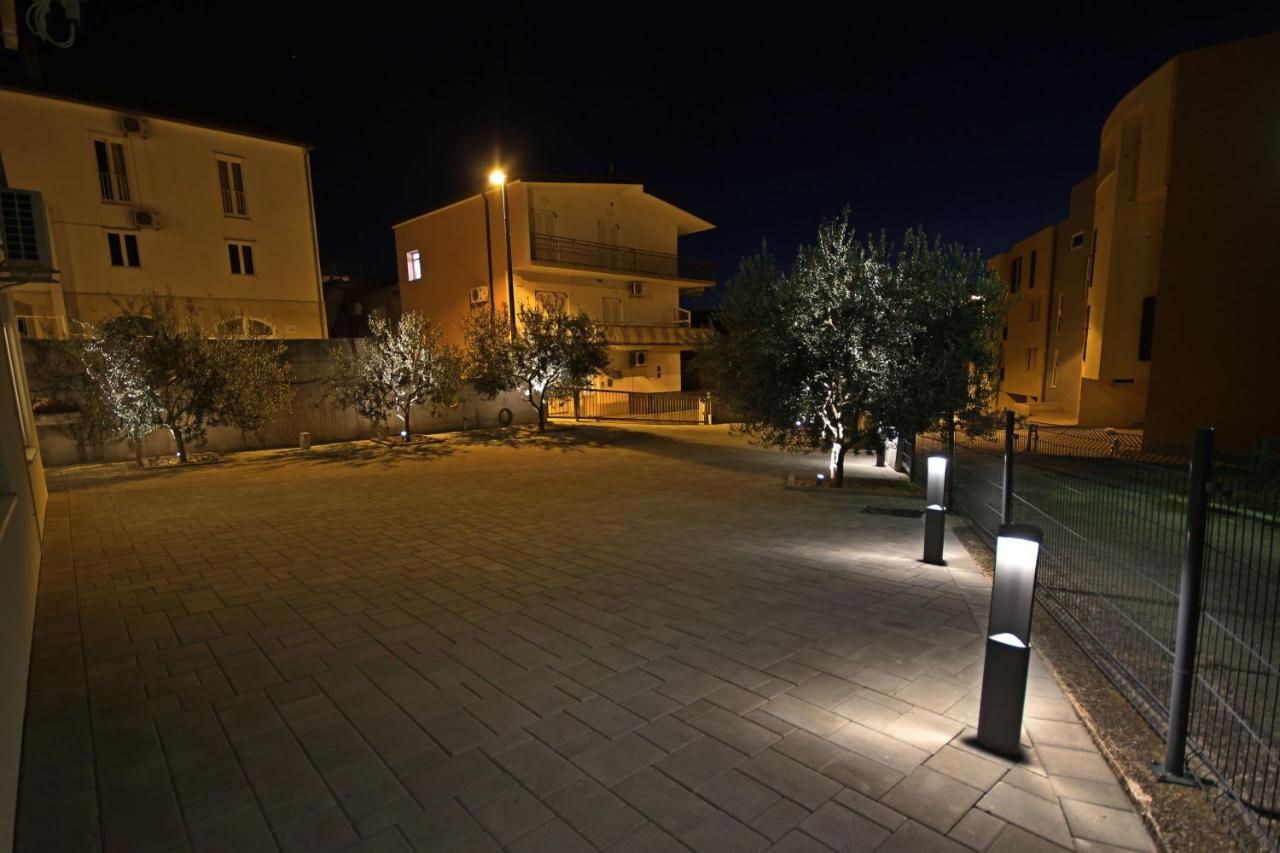 Apartmani Bozena Makarska Zewnętrze zdjęcie